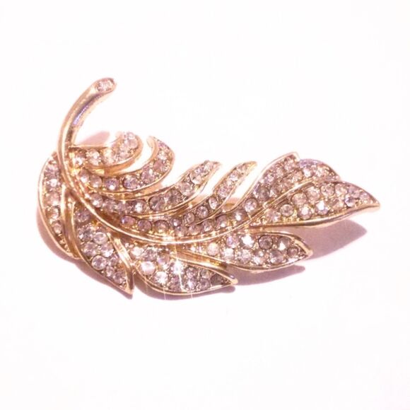 Vintage Pave Rhinestone Gold Tone Feather Brooch - Picture 4 of 5